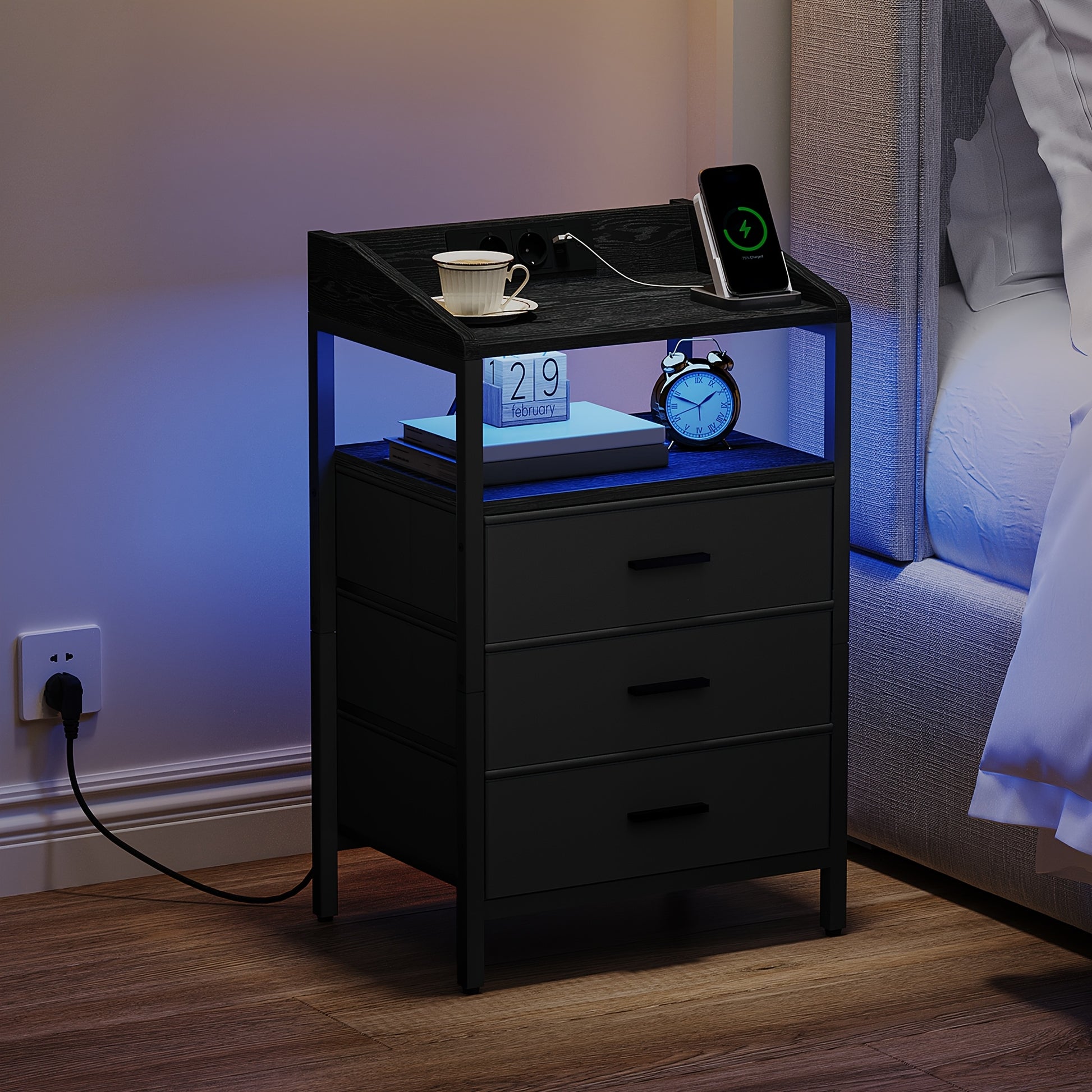 Nachttisch mit LED und USB in Weiß/Schwarz  
Beistelltisch mit 3 Stoffschubladen und Steckdose  
2er-Set Nachttische mit Stauraum und Beleuchtung  
Moderner Nachttisch für Schlafzimmer und Wohnzimmer