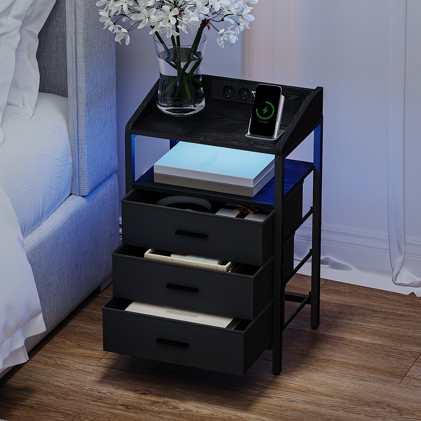 Nachttisch mit LED und USB in Weiß/Schwarz  
Beistelltisch mit 3 Stoffschubladen und Steckdose  
2er-Set Nachttische mit Stauraum und Beleuchtung  
Moderner Nachttisch für Schlafzimmer und Wohnzimmer
