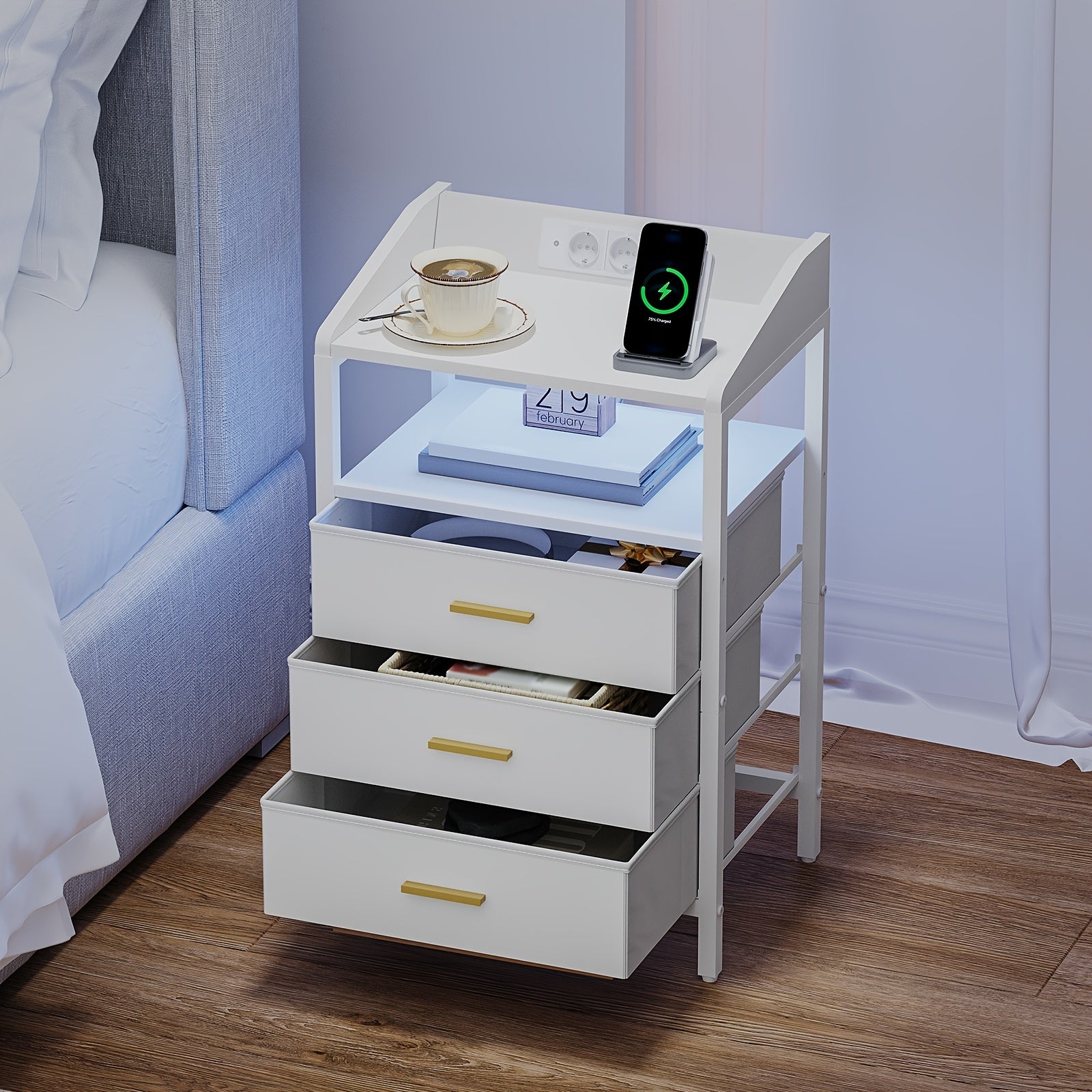 Nachttisch mit LED und USB in Weiß/Schwarz  
Beistelltisch mit 3 Stoffschubladen und Steckdose  
2er-Set Nachttische mit Stauraum und Beleuchtung  
Moderner Nachttisch für Schlafzimmer und Wohnzimmer