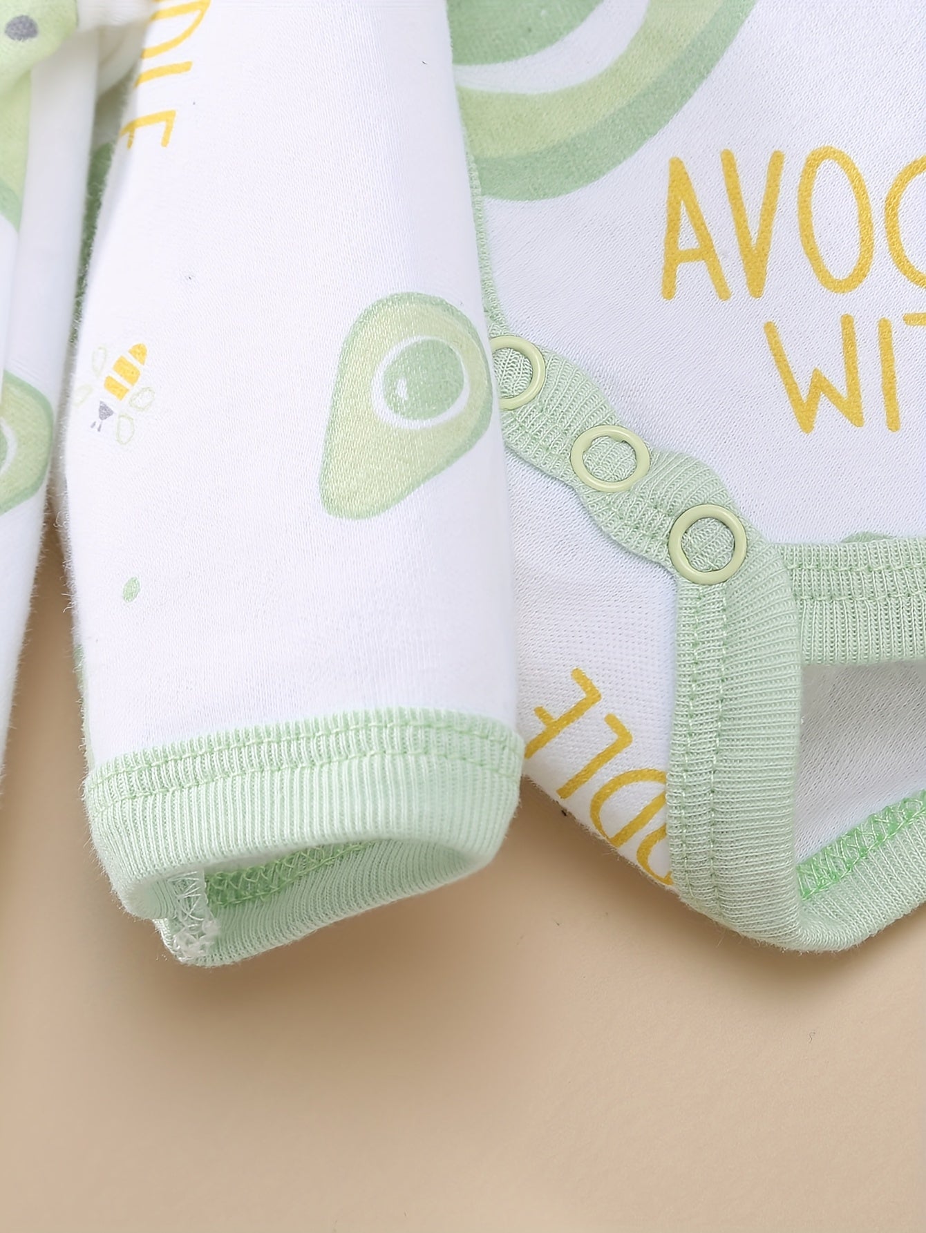 8-teiliges Baby-Set für Jungen & Mädchen – weiches Cartoon-Avocado-Design für Frühling & Sommer – Strampler, Mütze, Lätzchen, Socken, Hose, Jacke, Shirt & Body