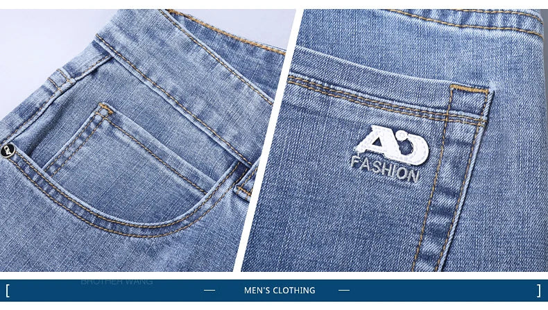 Frühlings-Herren-Jeans in Hellblau, schmal, stilvoll, lässig, Stretch-Stoff, Denim-Hose, klassische Hose, Rauchgrau