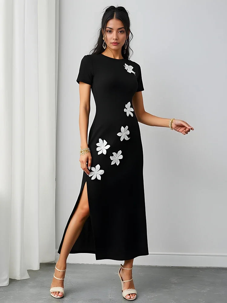 Rafiah – Sommerliches Blumenkleid mit Seitenschlitz