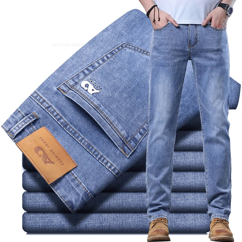 Frühlings-Herren-Jeans in Hellblau, schmal, stilvoll, lässig, Stretch-Stoff, Denim-Hose, klassische Hose, Rauchgrau