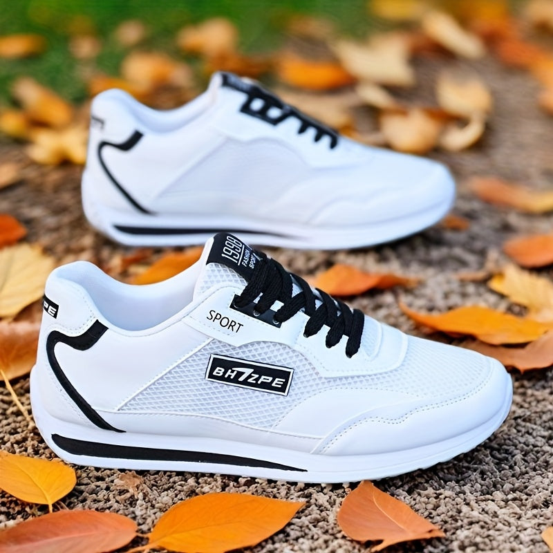 Leichte Herren-Sneaker aus atmungsaktivem Mesh – Weiß mit schwarzen Akzenten, EVA-Innensohle, Gummisohle, ideal für Alltag & Outdoor | Casu