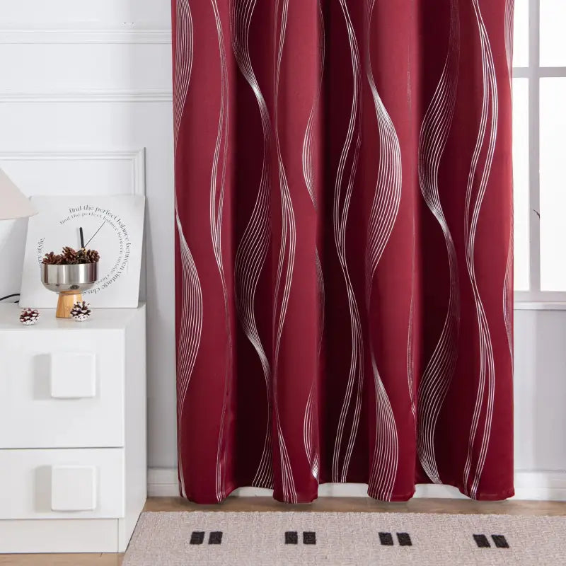 Verdunkelungsvorhänge 2er set 213cm lang in tiefrot mit geometrischem wellen-muster silber und ösen