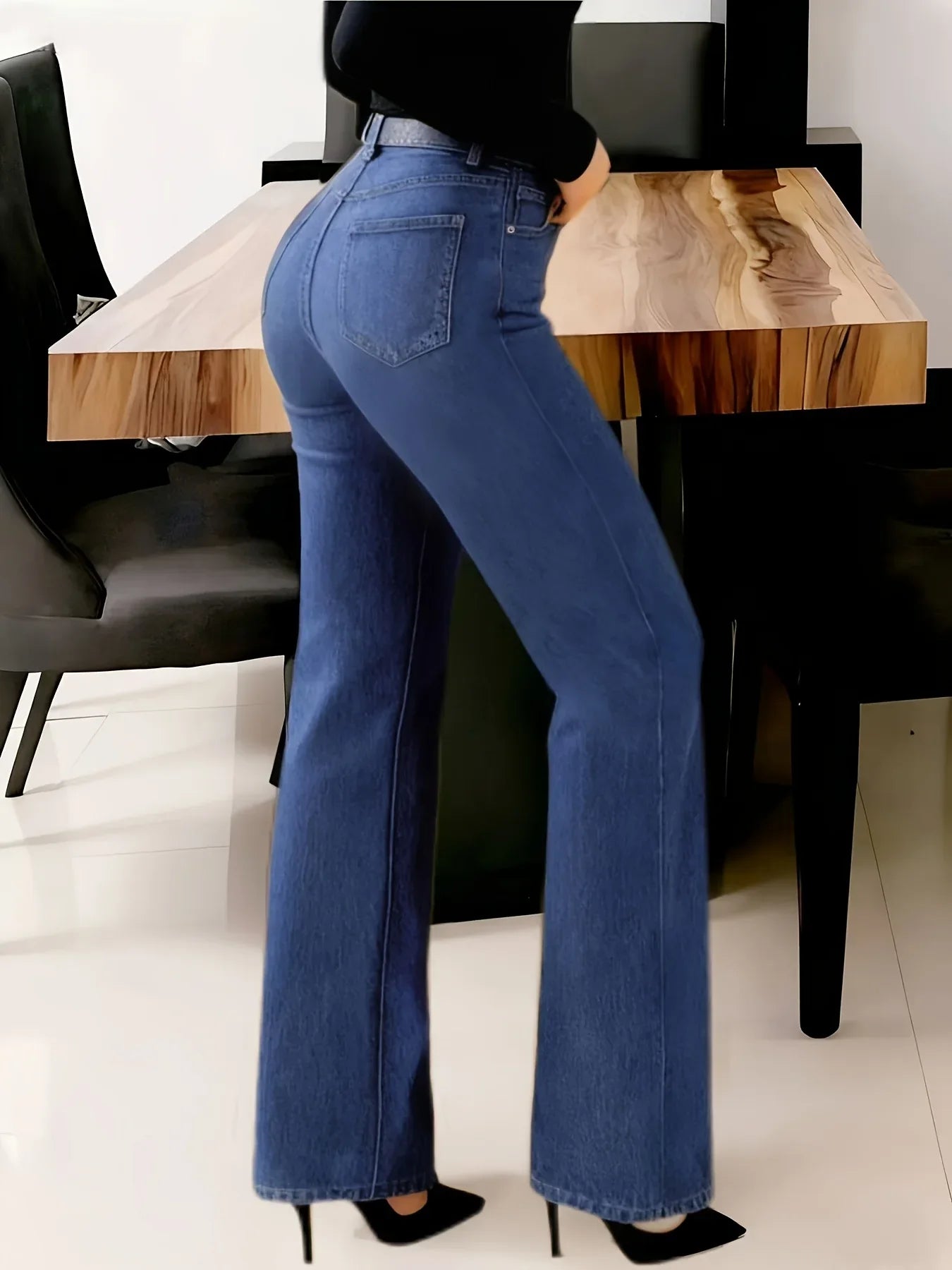 Medium Blue – Loose Fit, Diagonal Pockets
