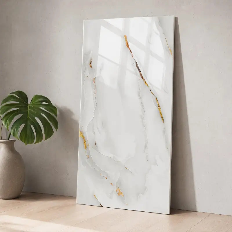 Weiß marmor effekt wandfliesen aufkleber selbstklebend mit goldadern auf canvas 60x30 cm lehnt an wand
