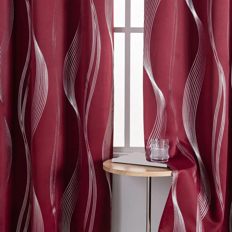 Verdunkelungsvorhänge 2er set 213cm lang mit tiefroten vorhängen und geometrische wellen-muster silber