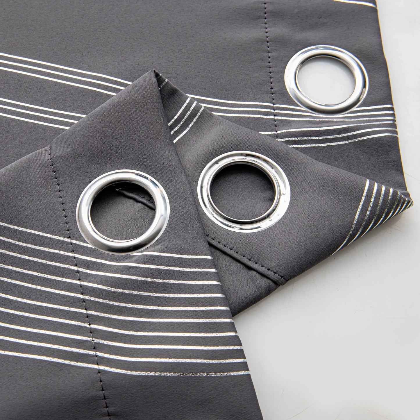 Verdunkelungsvorhänge mit Ösen - Geometrische Wellen-Muster Silber - 213cm Lang, Blickdicht & Wärmeisolierend (2er Set) - FUXLShop