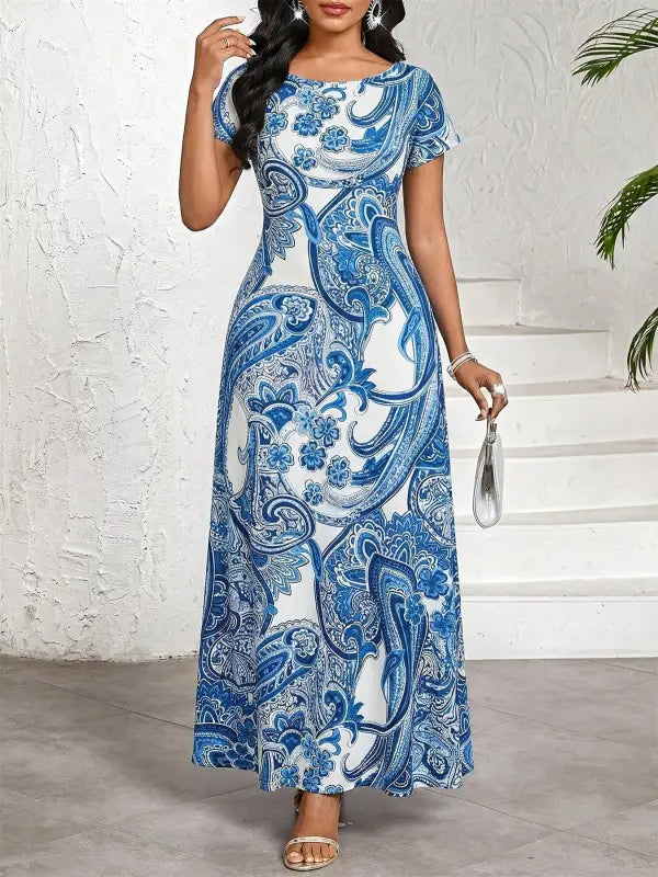 Damen elegantes bedrucktes maxikleid in blau weiß mit paisley muster und kurzarmen für sommerliche anlässe