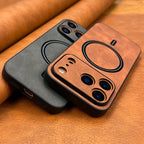 Braune luxus leder handyhülle mit schwarzem magnetring und kameraausschnitt und matte schwarze variante in retro business stil