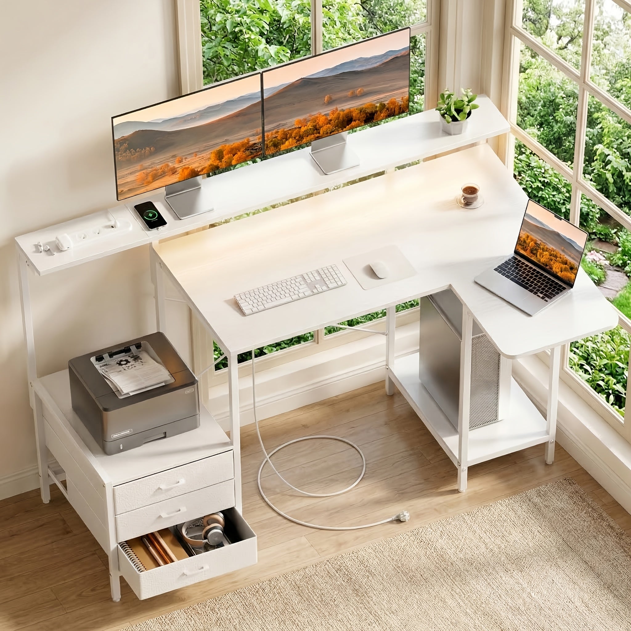 Gaming-Schreibtisch 140 cm mit LED-Beleuchtung & Steckdose – Monitorständer, 3 Stoffschubladen, klappbares Regal