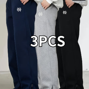 Detailansicht bestickte Winterhose aus Polyester mit leicht elastischem Stoff und geradem Bein