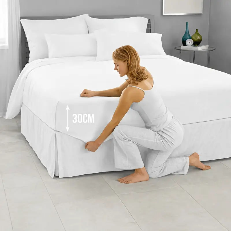 Weißer spannbettlaken mit 30 cm tiefe und sauber abgestepptem saum aus weichem, atmungsaktivem stoff online bestellen