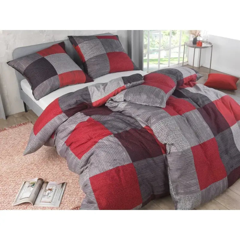 Rotes grau schwarzes patchwork bettwäsche-set 135x200 4-teilig mit texturierten stoffquadraten allergikerfreundlich