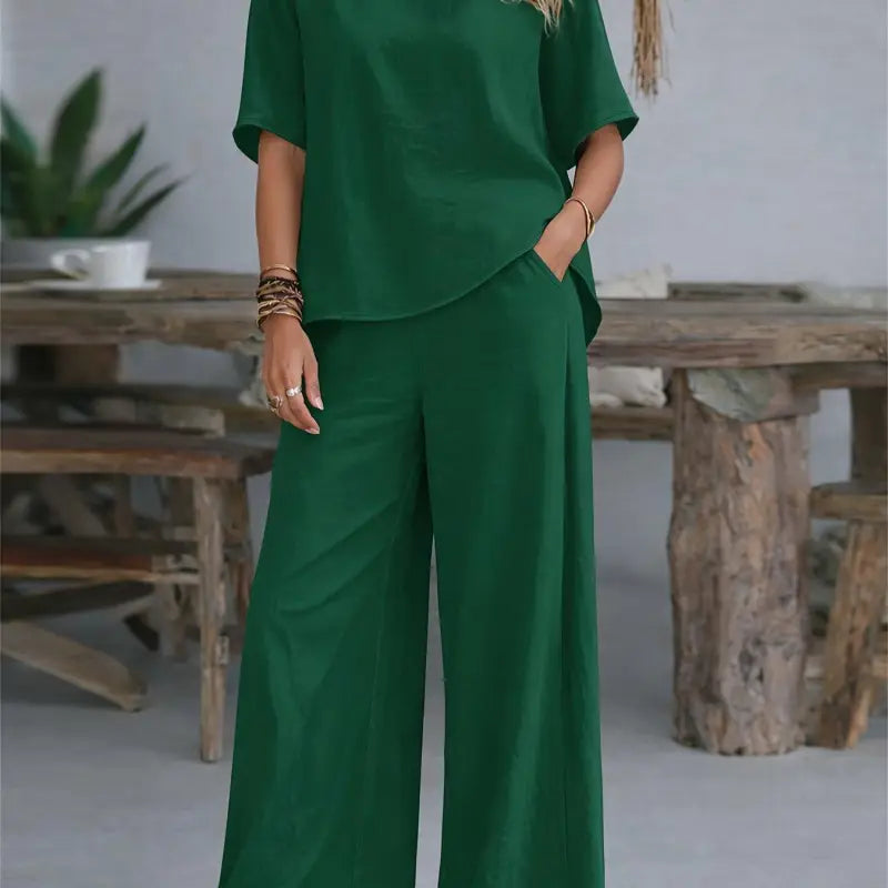 Damen casual 2-teiliges set mit weite hose und kurzarm shirt in smaragdgrün aus weichem, fließendem stoff