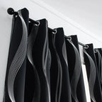 Schwarze verdunkelungsvorhänge 2er set mit geometrische wellen-muster silber, 213cm lang und metallösen